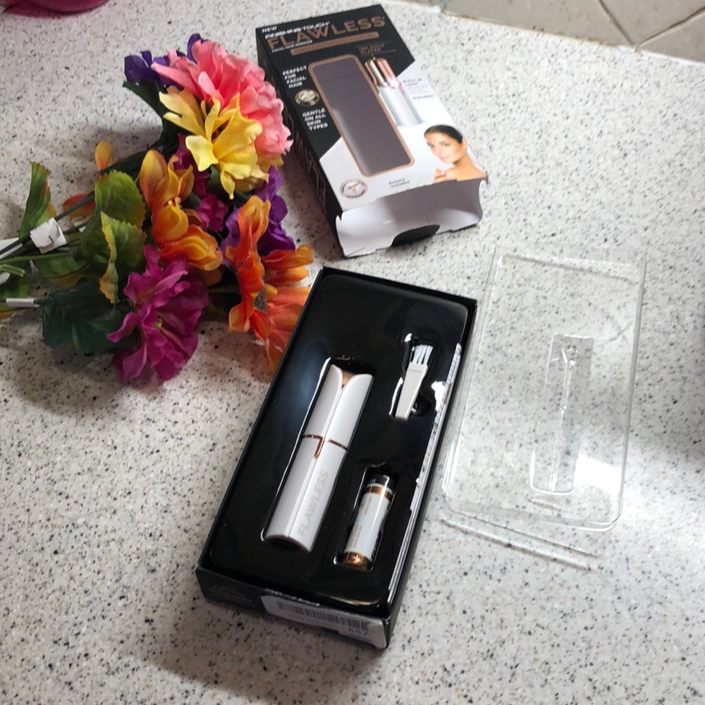 FLAWLESS - Picture 3 of 8